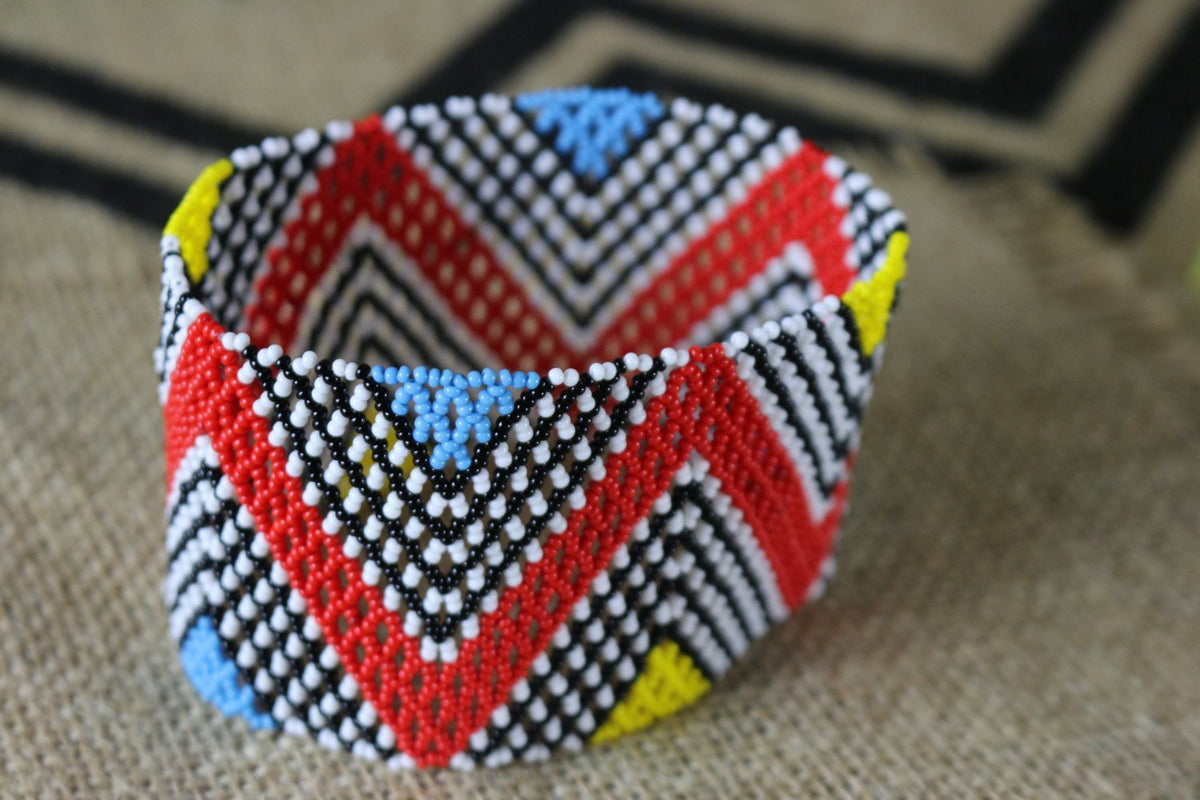 Art# K89 4+ inch Original Kayapo Traditional Peyote stitch Beaded Bracelet from Brazil.
