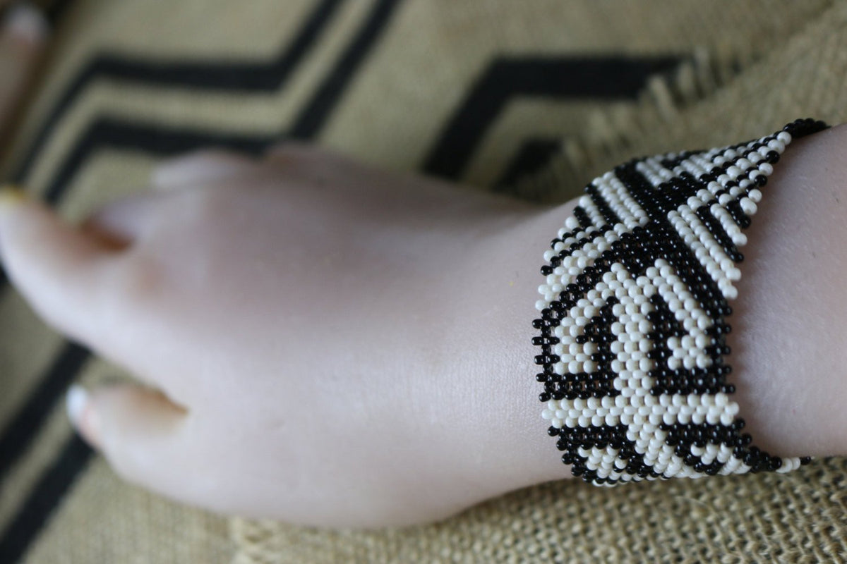 Art# K334 3+ inch. Original Kayapo Traditional Peyote stitch Beaded Bracelet from Brazil