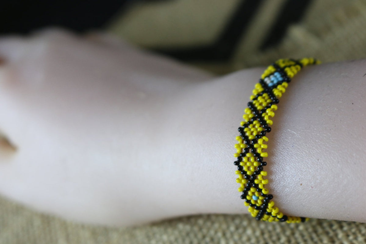 Art# K368 3+ inch. Original Kayapo Traditional Peyote stitch Beaded Bracelet from Brazil