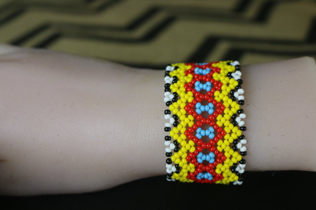 Art# K52 4 inch Original Kayapo Traditional Peyote stitch Beaded Bracelet from Brazil.