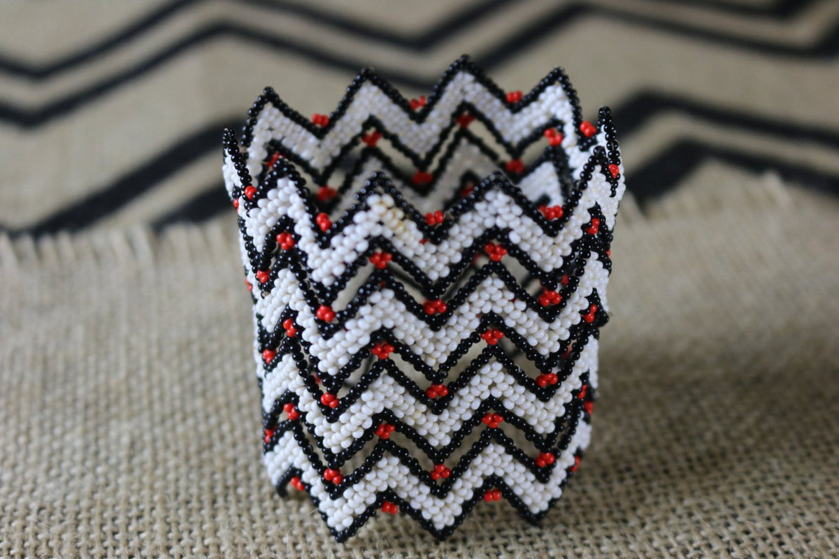 Art# K138 Original Kayapo Traditional Peyote stitch Beaded Bracelet from Brazil.