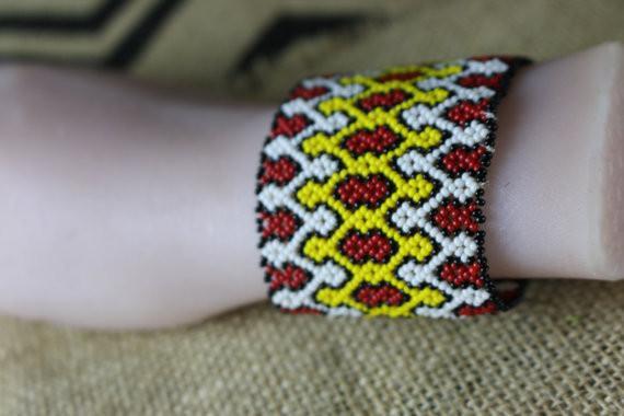 Art# K229 3 inch. Original Kayapo Traditional Peyote stitch Beaded Bracelet from Brazil.