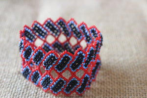 Art# K16 3 inch  Original Kayapo Traditional Peyote stitch Beaded Bracelet from Brazil.