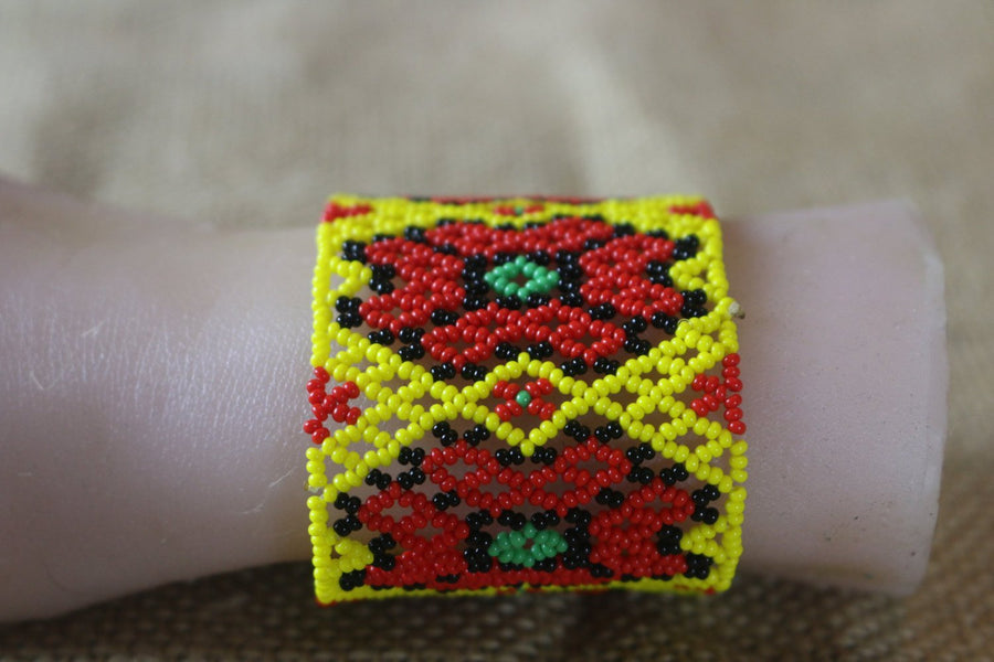 Art# K19 3 inch  Original Kayapo Traditional Peyote stitch Beaded Bracelet from Brazil.