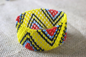 Art# K23 4 inch  Original Kayapo Traditional Peyote stitch Beaded Bracelet from Brazil.