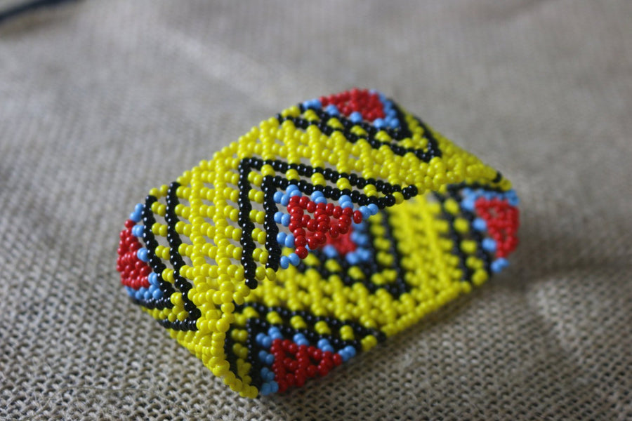 Art# K23 4 inch  Original Kayapo Traditional Peyote stitch Beaded Bracelet from Brazil.