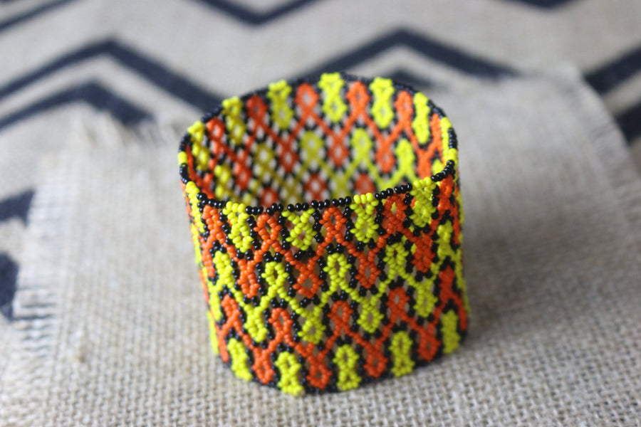 Art# K33  3.5 inch Original Kayapo Traditional Peyote stitch Beaded Bracelet from Brazil.
