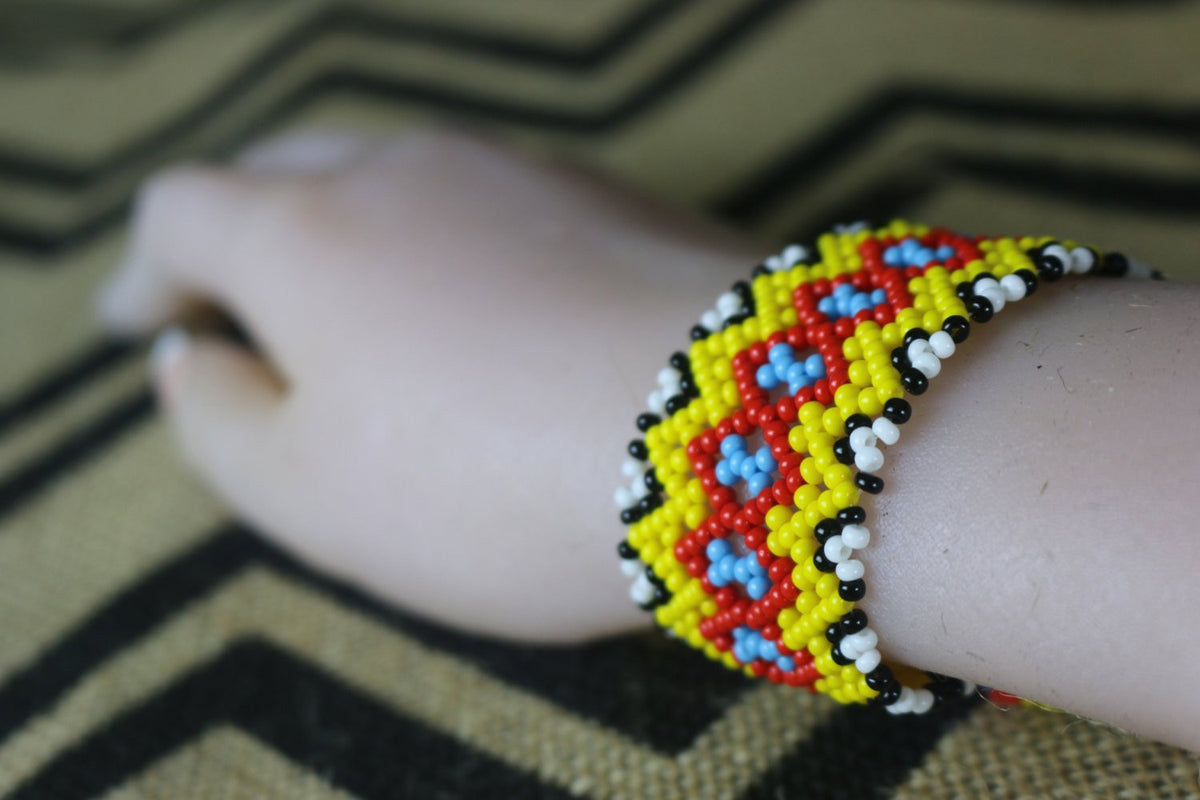Art# K52  4 inch Original Kayapo Traditional Peyote stitch Beaded Bracelet from Brazil.