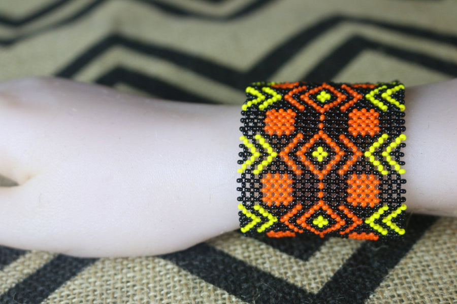 Art# K53 3 inch  Original Kayapo Traditional Peyote stitch Beaded Bracelet from Brazil.