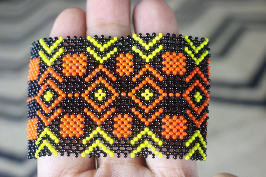 Art# K53 3 inch  Original Kayapo Traditional Peyote stitch Beaded Bracelet from Brazil.