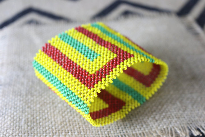 Art# K67  3.5+ inch Original Kayapo Traditional Peyote stitch Beaded Bracelet from Brazil.