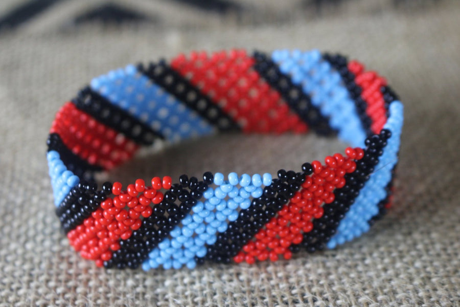 Art# K73  4 inch Original Kayapo Traditional Peyote stitch Beaded Bracelet from Brazil.