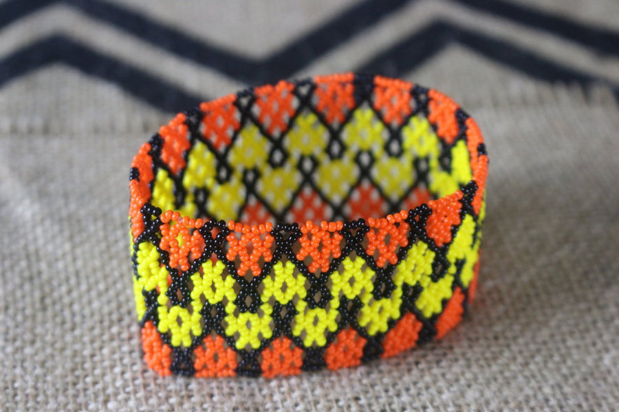Art# K79  3.5+ inch Original Kayapo Traditional Peyote stitch Beaded Bracelet from Brazil.