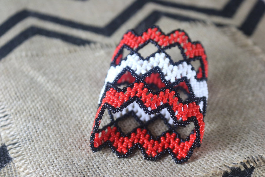 Art# K83 3 inch Original Kayapo Traditional Peyote stitch Beaded Bracelet from Brazil.