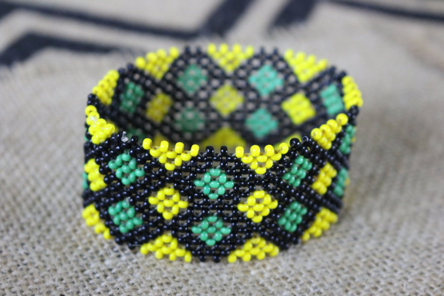 Art# K92  3.5+ inch Original Kayapo Traditional Peyote stitch Beaded Bracelet from Brazil.