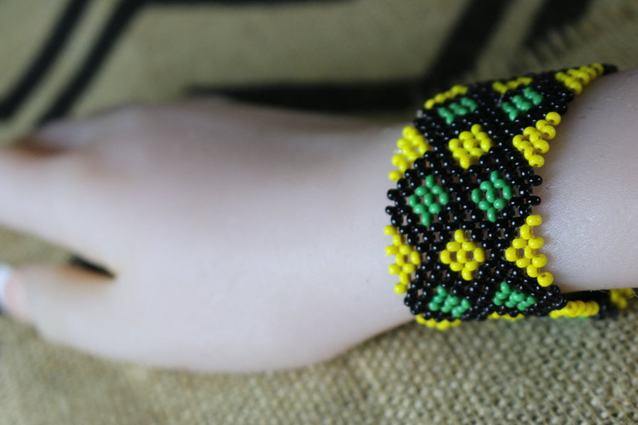 Art# K92  3.5+ inch Original Kayapo Traditional Peyote stitch Beaded Bracelet from Brazil.