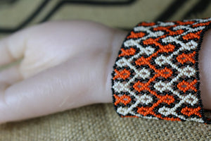 Art# K93  3+ inch Original Kayapo Traditional Peyote stitch Beaded Bracelet from Brazil.