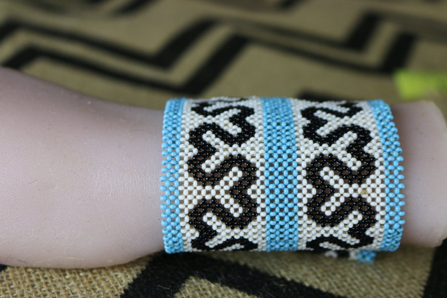 Art# K105 3.5+ inch  Original Kayapo Traditional Peyote stitch Beaded Bracelet from Brazil.