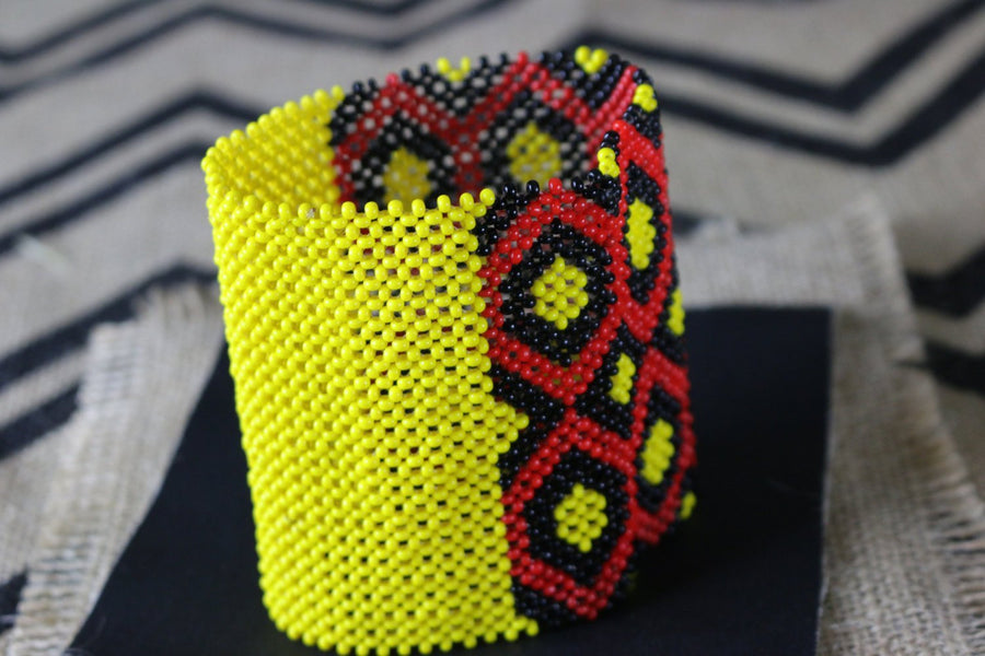 Art# K126 4 inch  Original Kayapo Traditional Peyote stitch Beaded Bracelet from Brazil.