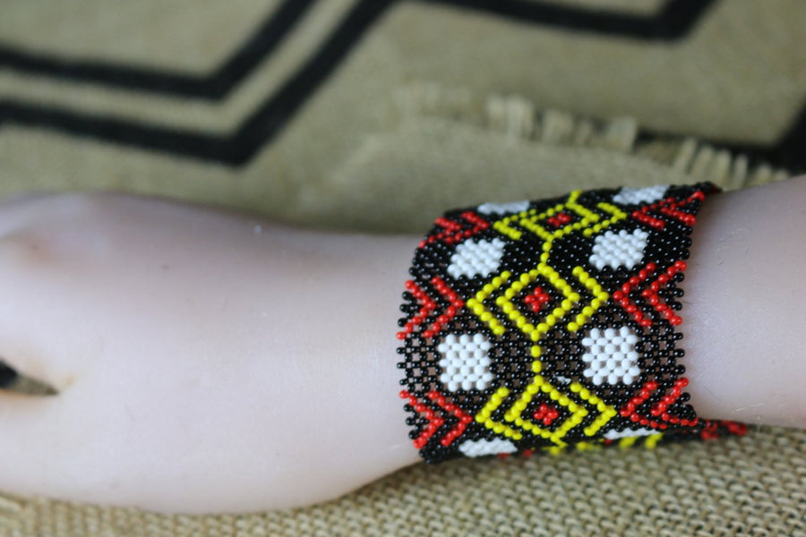 Art# K131  3+ inch. Original Kayapo Traditional Peyote stitch Beaded Bracelet from Brazil.