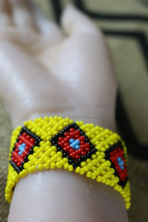 Art# K137 4 inch Original Kayapo Traditional Peyote stitch Beaded Bracelet from Brazil.