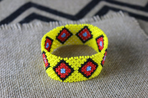 Art# K137 4 inch Original Kayapo Traditional Peyote stitch Beaded Bracelet from Brazil.