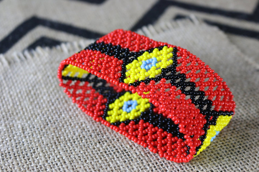 Art# K146 4 inch. Original Kayapo Traditional Peyote stitch Beaded Bracelet from Brazil.