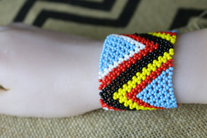 Art# K158 3.5+ inch Original Kayapo Traditional Peyote stitch Beaded Bracelet from Brazil.