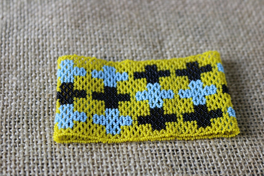 Art# K162  3+ inch Original Kayapo Traditional Peyote stitch Beaded Bracelet from Brazil.