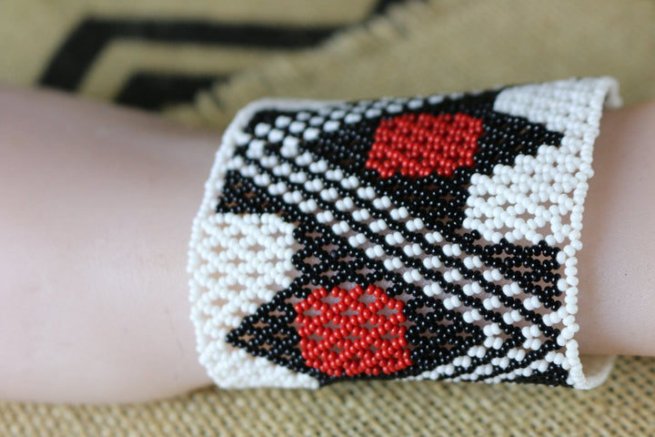 Art# K163 3.5 inch + Original Kayapo Traditional Peyote stitch Beaded Bracelet from Brazil.
