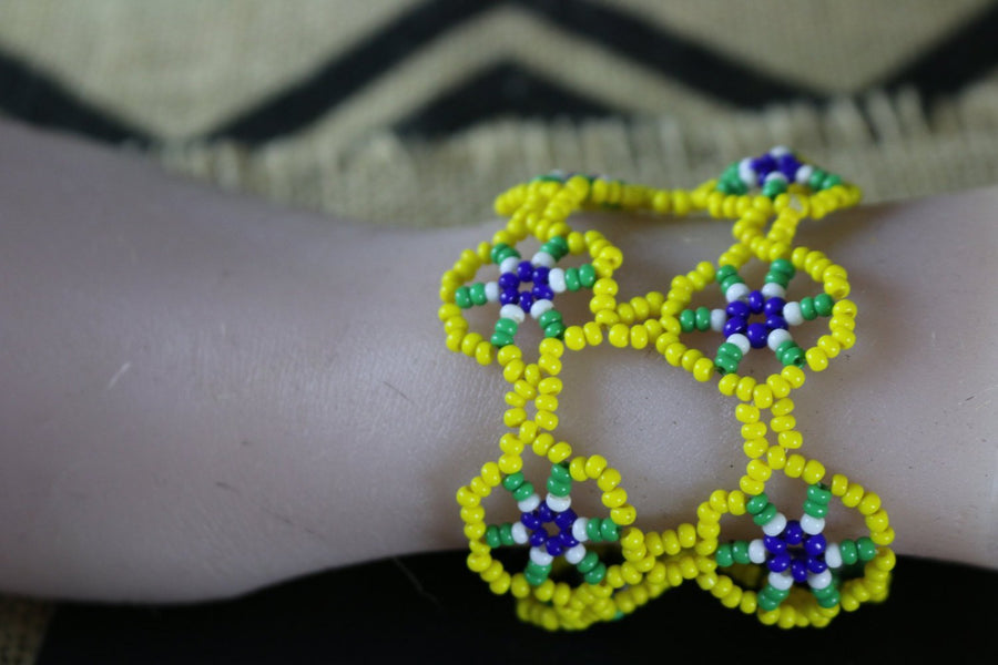 Art# K173 3 inch Original Kayapo Traditional Peyote stitch Beaded Bracelet from Brazil.