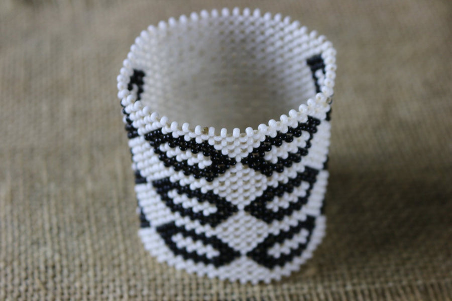 Art# K175  3+ inch Original Kayapo Traditional Peyote stitch Beaded Bracelet from Brazil.