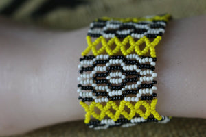 Art# K176 3 inch Original Kayapo Traditional Peyote stitch Beaded Bracelet from Brazil.
