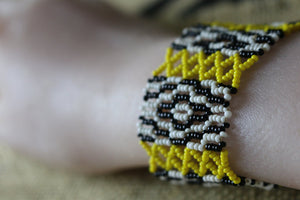 Art# K176 3 inch Original Kayapo Traditional Peyote stitch Beaded Bracelet from Brazil.