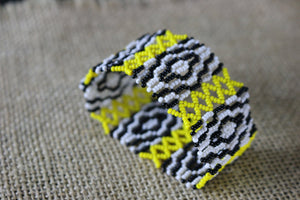 Art# K176 3 inch Original Kayapo Traditional Peyote stitch Beaded Bracelet from Brazil.