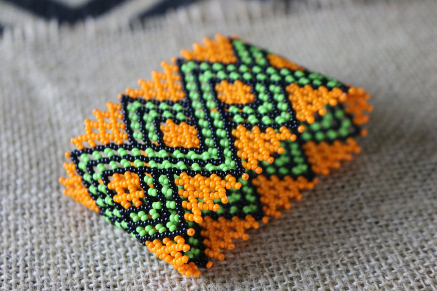 Art# K188  3+inch. Original Kayapo Traditional Peyote stitch Beaded Bracelet from Brazil.