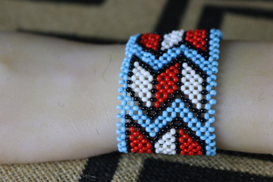 Art# K197  3.5+ inch. Original Kayapo Traditional Peyote stitch Beaded Bracelet from Brazil.