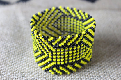 Art# K198  3+ inch. Original Kayapo Traditional Peyote stitch Beaded Bracelet from Brazil.