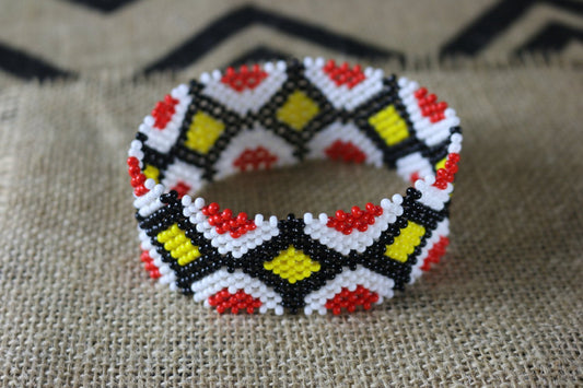 Art# K209  4+ inch. Original Kayapo Traditional Peyote stitch Beaded Bracelet from Brazil.