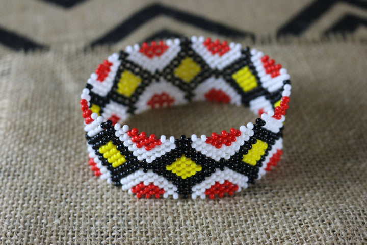 Art# K209  4+ inch. Original Kayapo Traditional Peyote stitch Beaded Bracelet from Brazil.