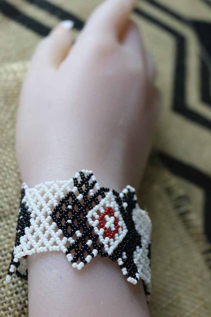 Art# K211  3 inch. Original Kayapo Traditional Peyote stitch Beaded Bracelet from Brazil.