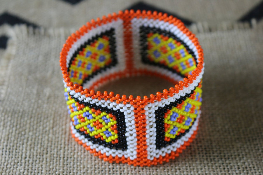 Art# K252  4.5+ inch. Original Kayapo Traditional Peyote stitch Beaded Bracelet from Brazil.