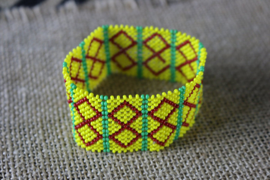 Art# K265  3+ inch. Original Kayapo Traditional Peyote stitch Beaded Bracelet from Brazil.