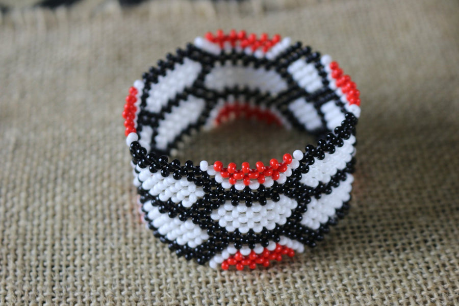 Art# K266  3.5+ inch. Original Kayapo Traditional Peyote stitch Beaded Bracelet from Brazil.