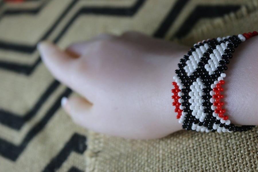 Art# K266  3.5+ inch. Original Kayapo Traditional Peyote stitch Beaded Bracelet from Brazil.