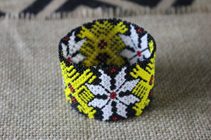 Art# K280  3+ inch. Original Kayapo Traditional Peyote stitch Beaded Bracelet from Brazil.