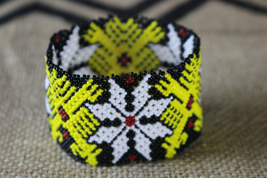 Art# K290  3+ inch. Original Kayapo Traditional Peyote stitch Beaded Bracelet from Brazil.