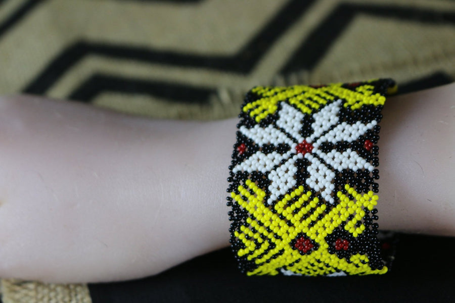 Art# K290  3+ inch. Original Kayapo Traditional Peyote stitch Beaded Bracelet from Brazil.