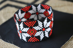 Art# K291  3.5+ inch. Original Kayapo Traditional Peyote stitch Beaded Bracelet from Brazil.