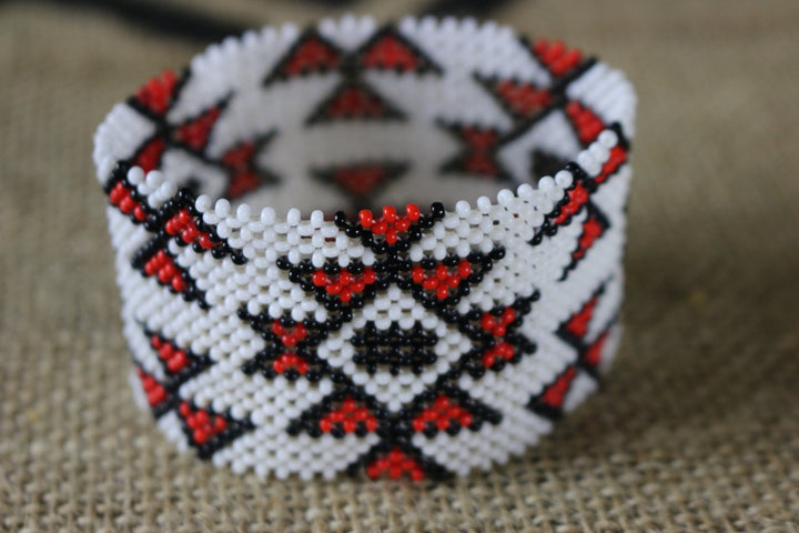 Art# K292  3+ inch. Original Kayapo Traditional Peyote stitch Beaded Bracelet from Brazil.